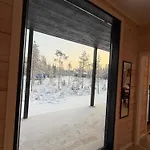 Villa Modern Villajoenhelmi With Jacuzzi And Sauna Kuusamo