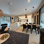 Villa Modern Villajoenhelmi With Jacuzzi And Sauna