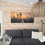 Modern Villajoenhelmi With Jacuzzi And Sauna Villa *